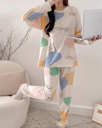 Cute Bear & Letter Print Pajama Set
Long Sleeve Crew Neck Top & Elastic Pants
Women’s Sleepwear & Loungewear for Fall