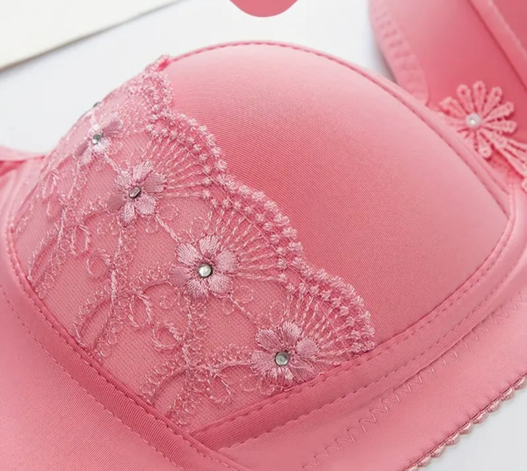 Elegant Pink Lace Bra - Comfortable, Breathable Polyamide & Spandex Blend